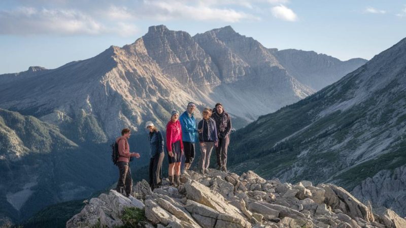 Outdoor-abenteuer in den pyrenäen: wandern, klettern und mehr